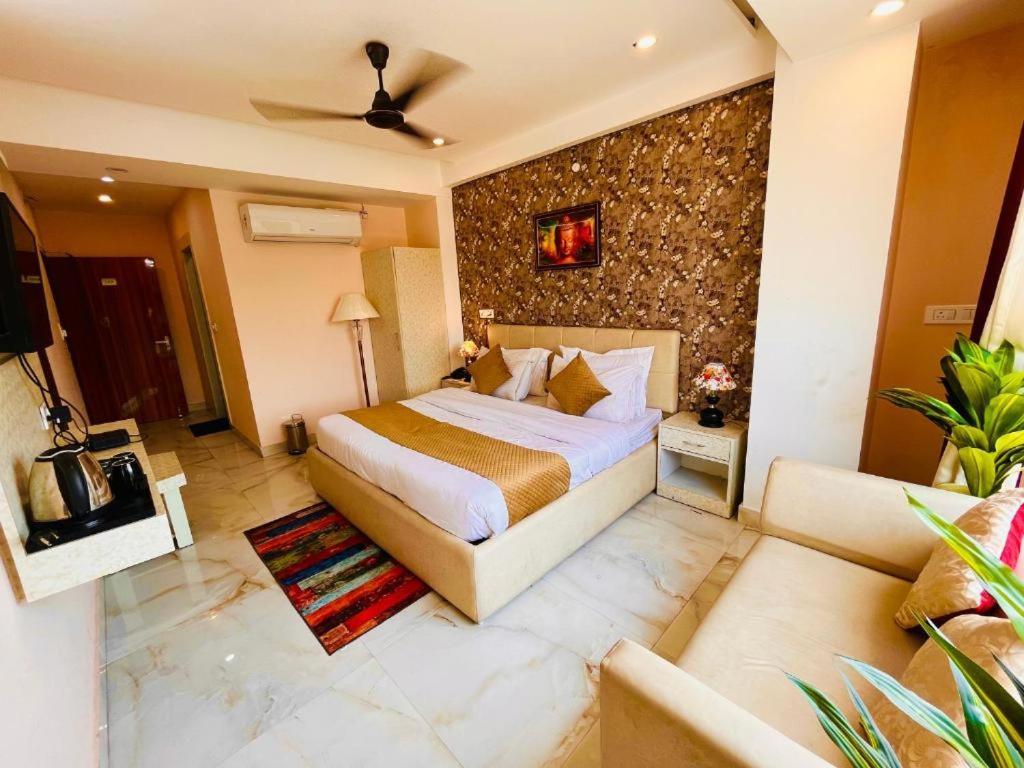 Glace Stay Inn Near Igi Airport Nueva Delhi Exterior foto