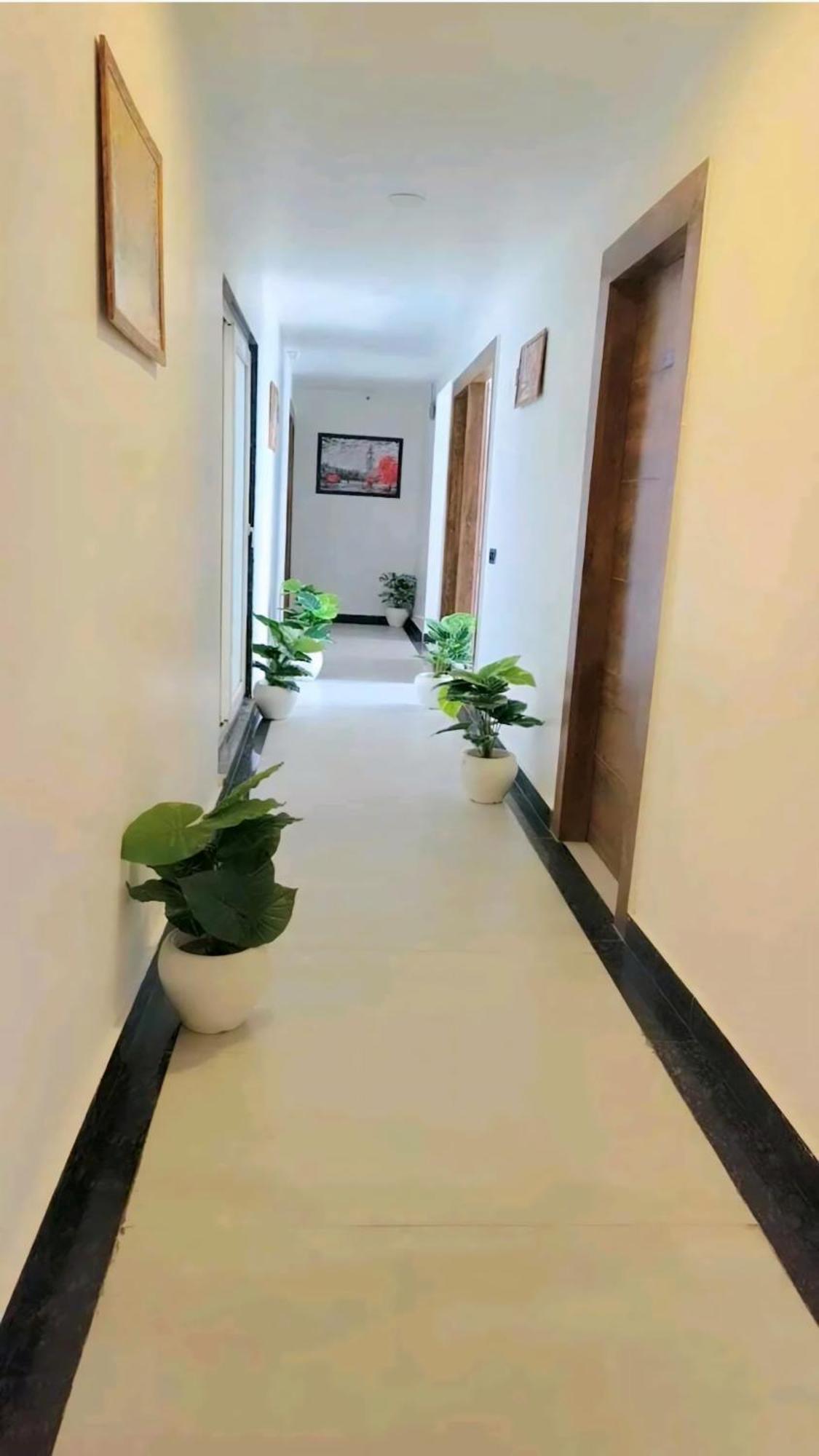 Glace Stay Inn Near Igi Airport Nueva Delhi Exterior foto